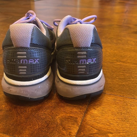 Nike lavender and dark gray and a half lady sneakers - Picture 4 of 8